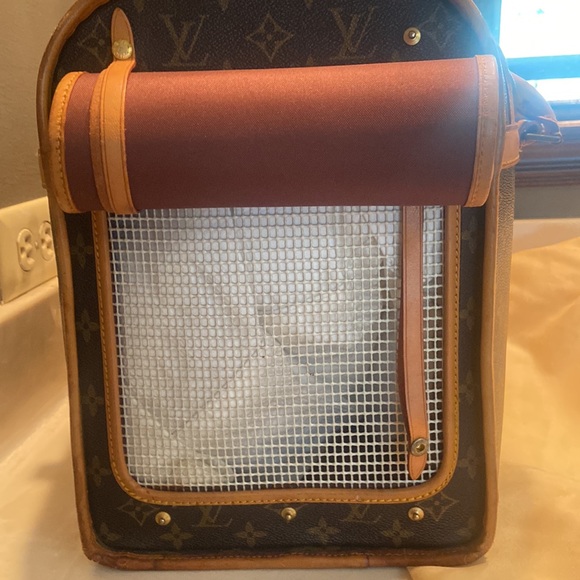 Vintage L V  Dog Carrier - Picture 3 of 12